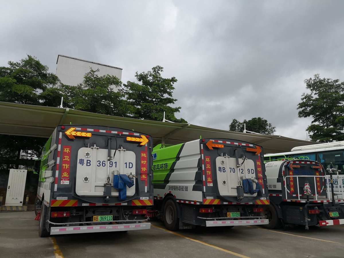 市环卫处林隆健副处长赴坪山区检查环卫设施设备升级改造工作